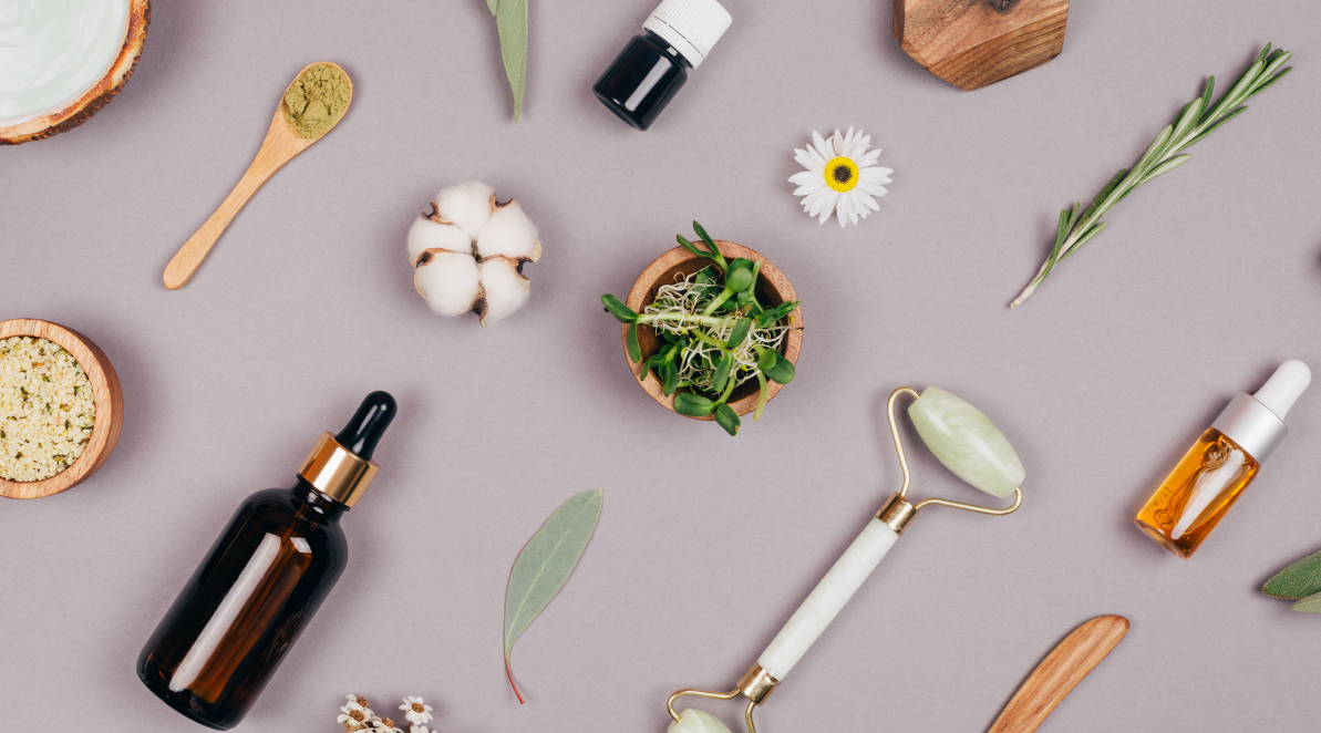 BALANCING SKINCARE WITH A BUSY LIFESTYLE: TIPS FOR ON-THE-GO GLOW